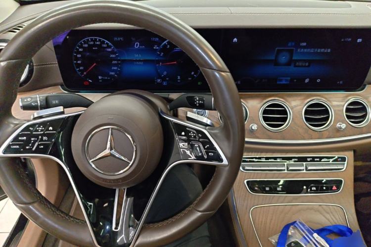 Used Mercedes-Benz E-Class 2021 Restyled E 300 L Luxury Edition Center Console