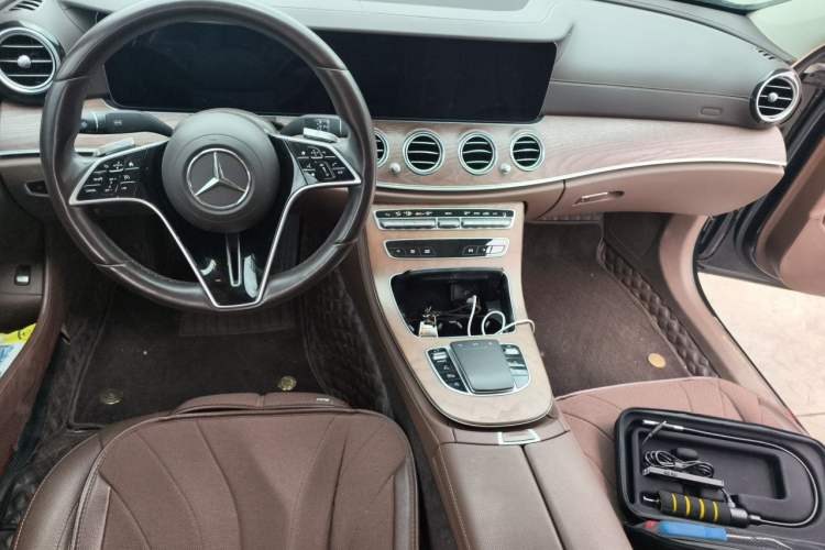 Used Mercedes-Benz E-Class 2021 Restyled E 300 L Luxury Edition Center Console
