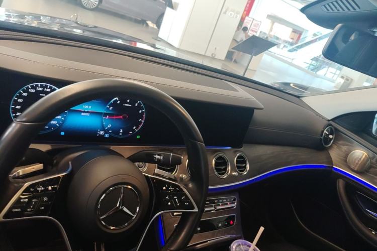 Used Mercedes-Benz E-Class 2021 Restyled E 300 L Luxury Edition Center Console