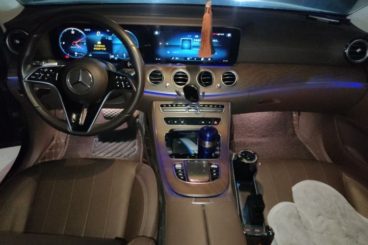 Used Mercedes-Benz E-Class 2021 Restyled E 300 L Luxury Edition Center Console