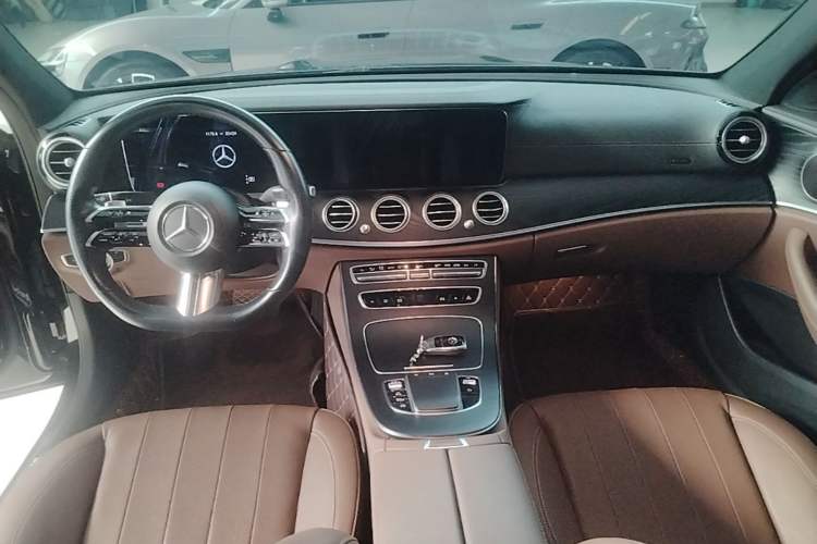 Used Mercedes-Benz E-Class 2021 Updated E 260 Fashion Sport Edition Center Console