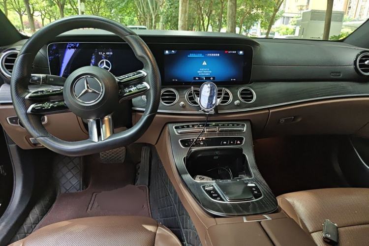 Used Mercedes-Benz E-Class 2021 E 300 L Sport Premium Edition Center Console