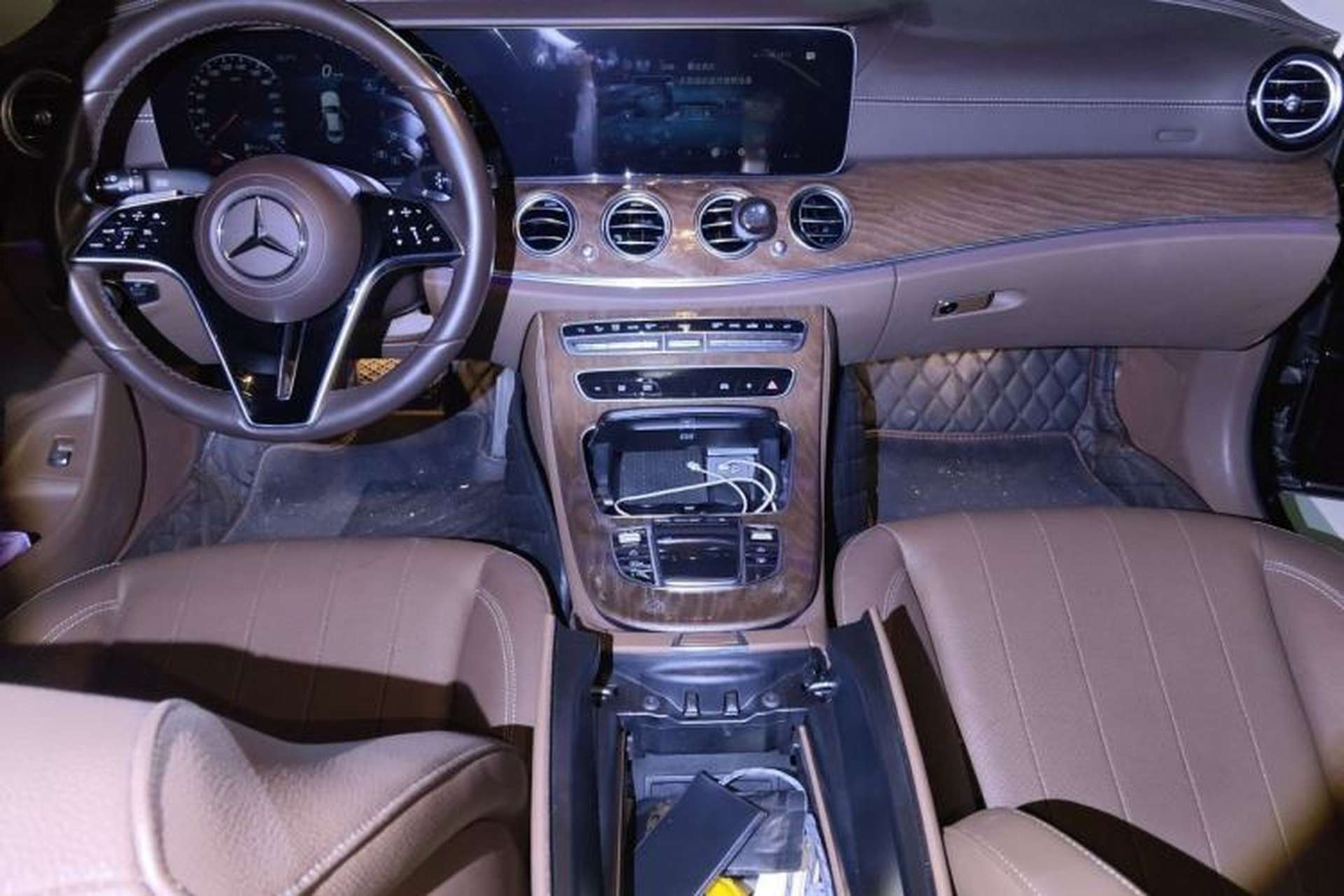 Used Mercedes-Benz E-Class 2021 Restyled E 300 L Luxury Edition Center Console