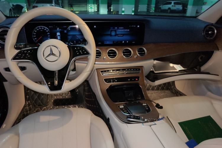 Used Mercedes-Benz E-Class 2021 Restyled E 300 L Sport Luxury Edition Center Console