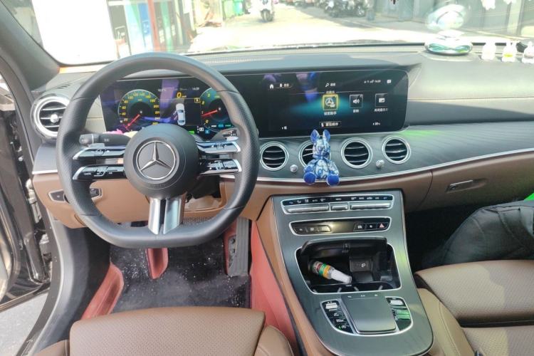 Used Mercedes-Benz E-Class 2021 E 260 L Sport Edition Center Console