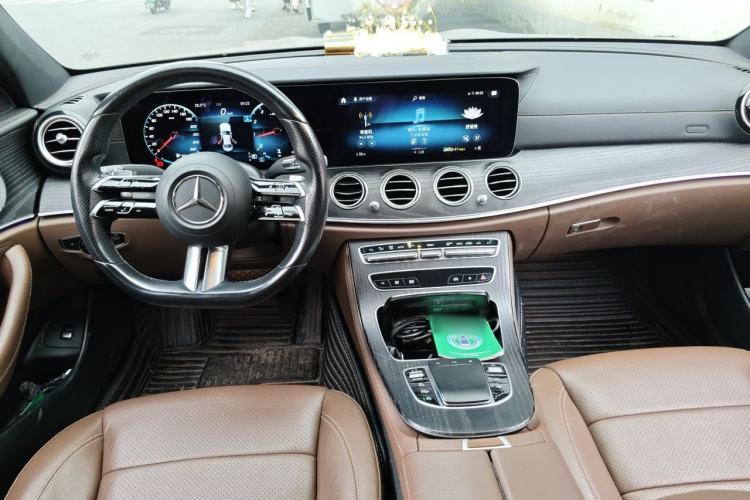 Used Mercedes-Benz E-Class 2021 E 300 L Sport Luxury Edition Center Console