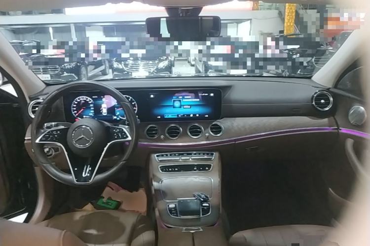 Used Mercedes-Benz E-Class 2021 Facelift E 300 L Stylish Edition Center Console