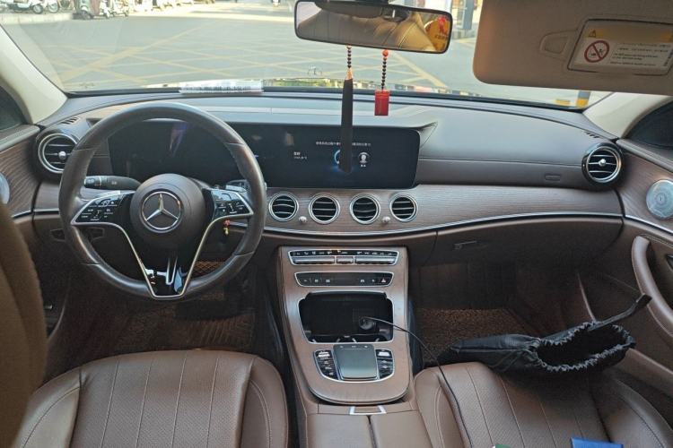 Used Mercedes-Benz E-Class 2021 E 300 L Luxury Model Center Console