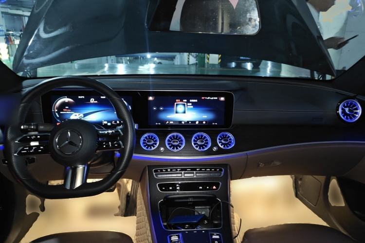 Used Mercedes-Benz E-Class 2021 Restyled E 300 L Sport Luxury Edition Center Console