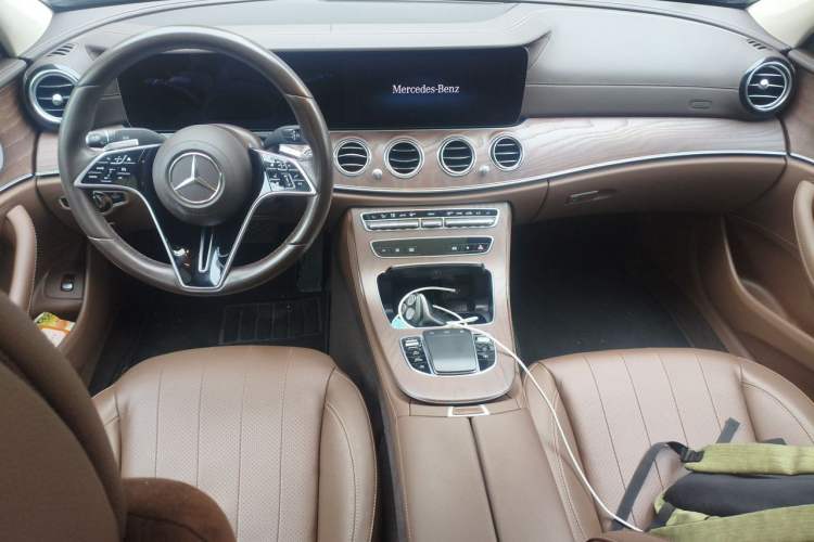 Used Mercedes-Benz E-Class 2021 E 300 L Luxury Model Center Console