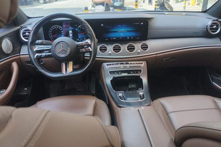 Used Mercedes-Benz E-Class 2021 Restyled E 300 L Sport Luxury Edition Center Console