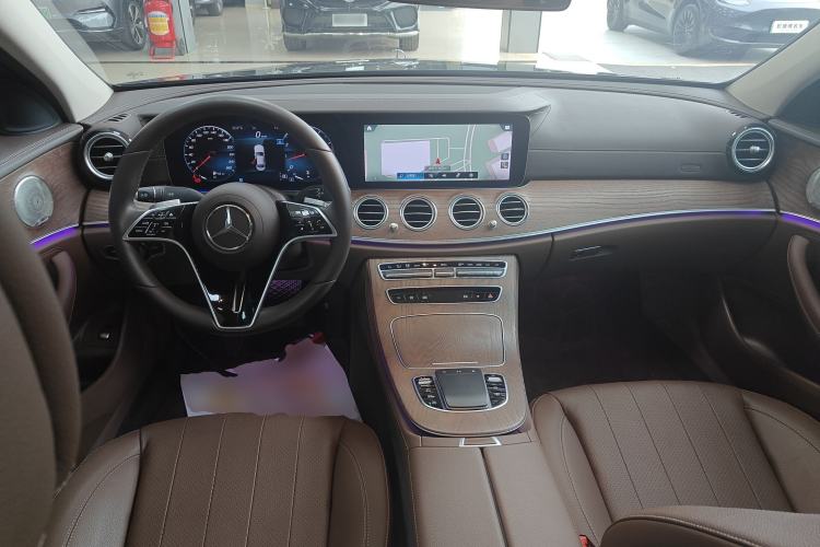 Used Mercedes-Benz E-Class 2021 Restyled E 300 L Luxury Edition Center Console