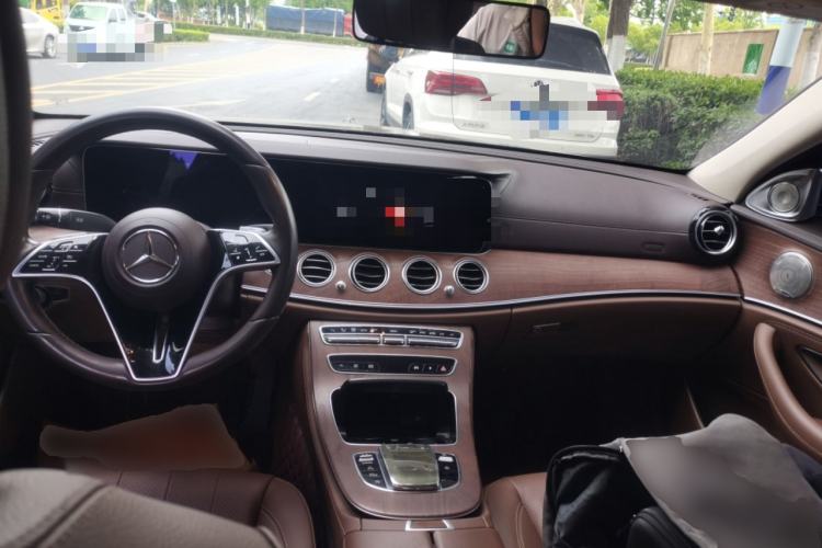 Used Mercedes-Benz E-Class 2021 Facelift E 300 L Stylish Edition Center Console
