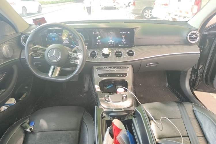 Used Mercedes-Benz E-Class 2021 E 300 L Sport Premium Edition Center Console