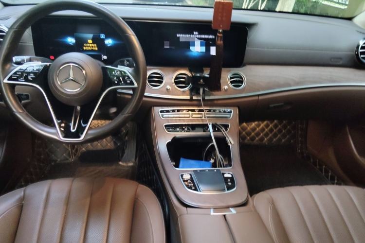 Used Mercedes-Benz E-Class 2021 Facelifted E 300 L Prestige Edition Center Console