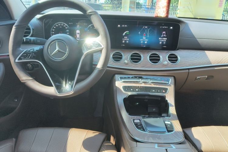 Used Mercedes-Benz E-Class 2021 Facelift E 260 L Center Console