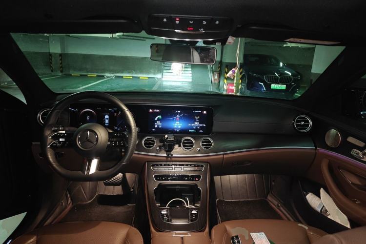 Used Mercedes-Benz E-Class 2021 Restyled E 300 L Luxury Edition Center Console