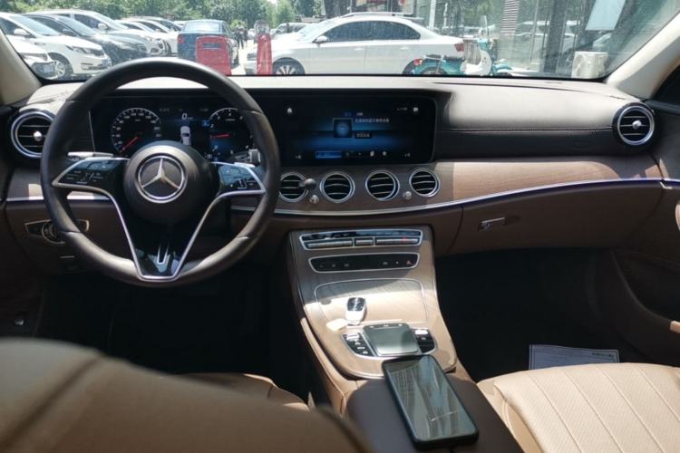 Used Mercedes-Benz E-Class 2021 Facelift E 300 L Stylish Edition Center Console