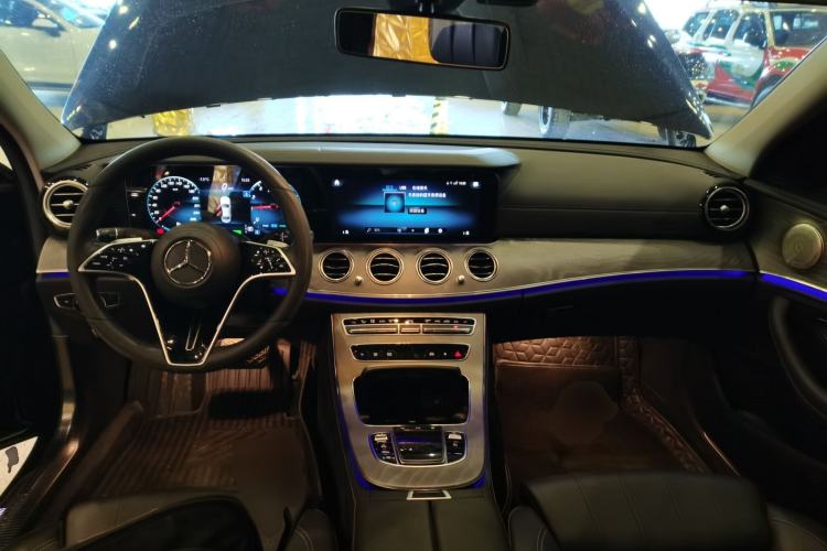 Used Mercedes-Benz E-Class 2021 E 260 L Center Console