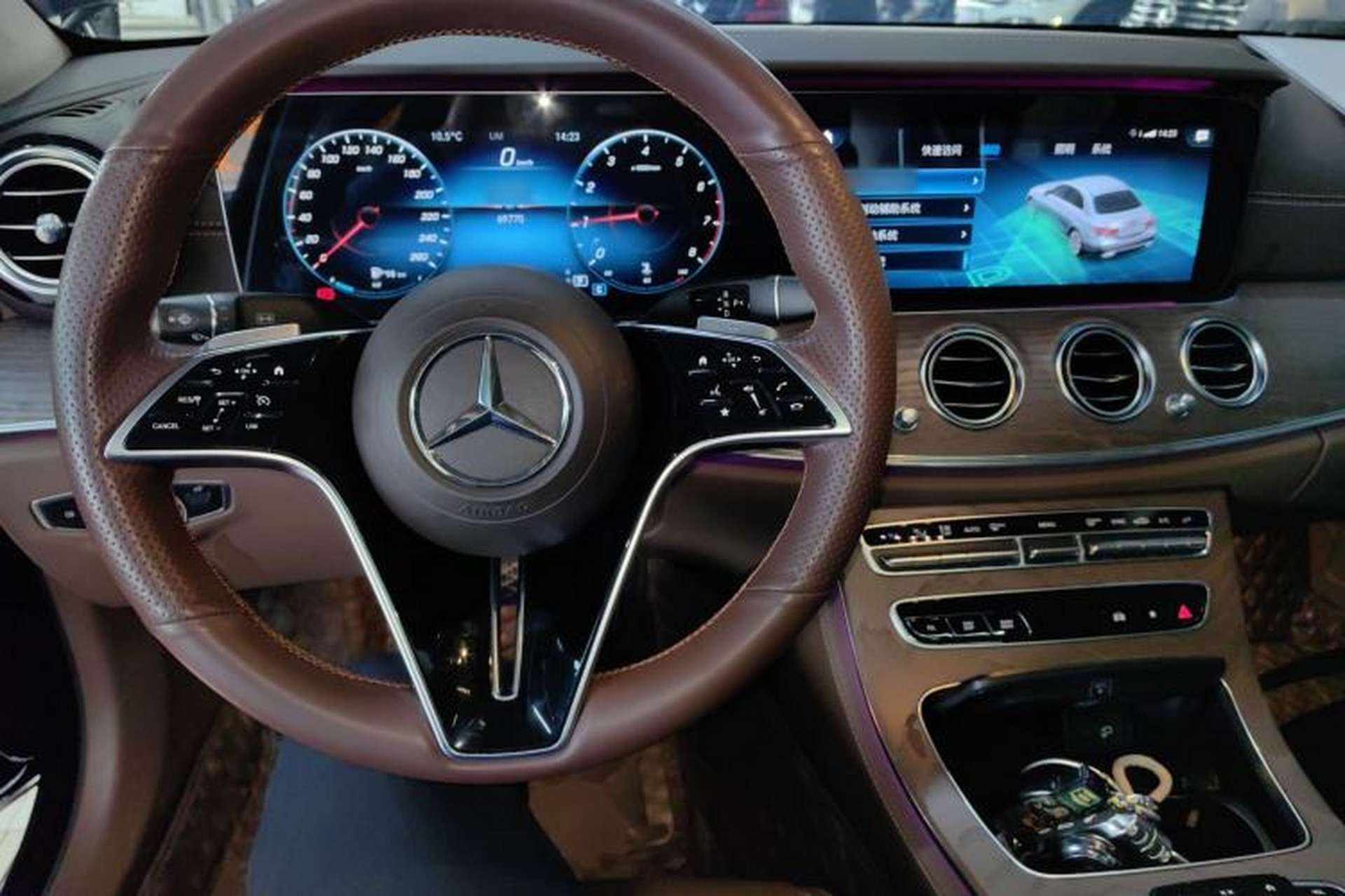Used Mercedes-Benz E-Class 2021 E 300 L Stylish Model Center Console