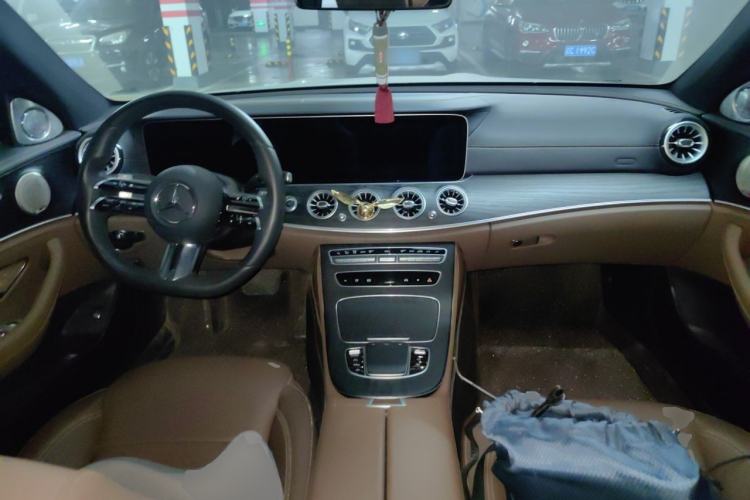 Used Mercedes-Benz E-Class 2021 Restyled E 300 L Sport Luxury Edition Center Console