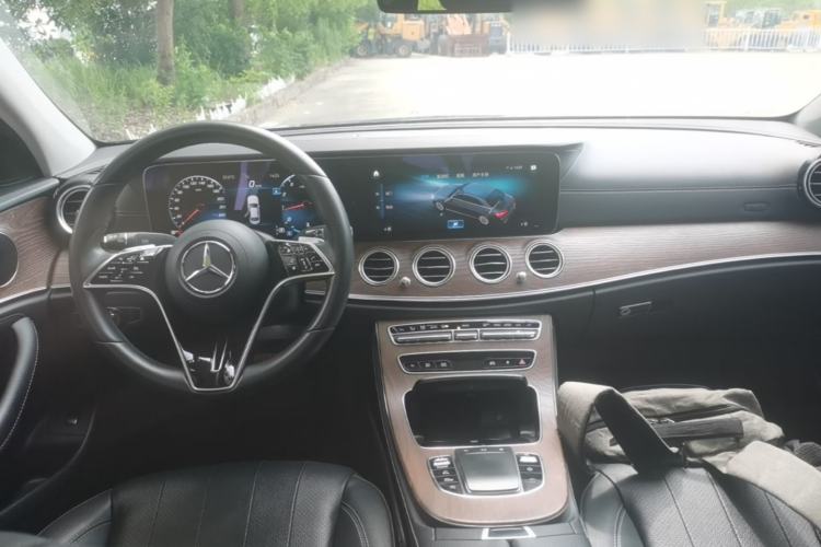 Used Mercedes-Benz E-Class 2021 E 300 L Stylish Model Center Console