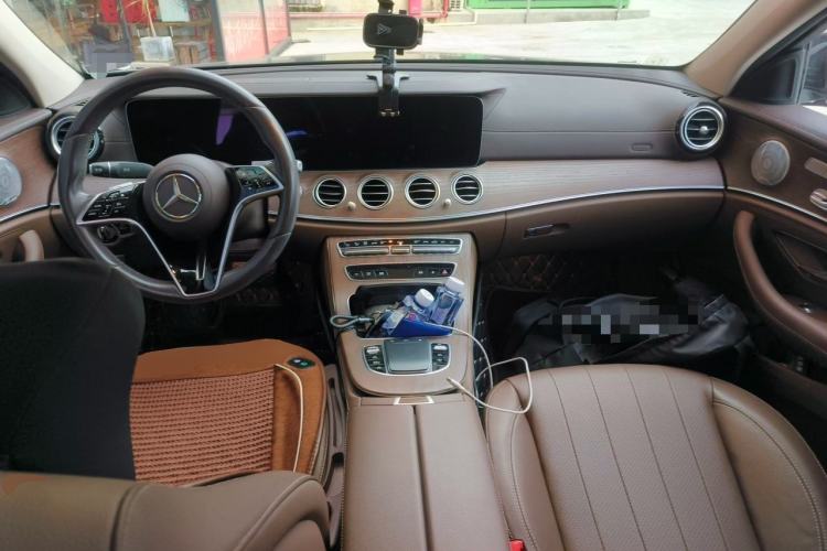 Used Mercedes-Benz E-Class 2021 E 300 L Luxury Model Center Console