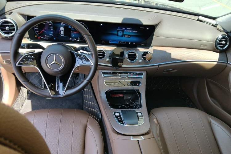 Used Mercedes-Benz E-Class 2021 Facelift E 300 L Stylish Edition Center Console