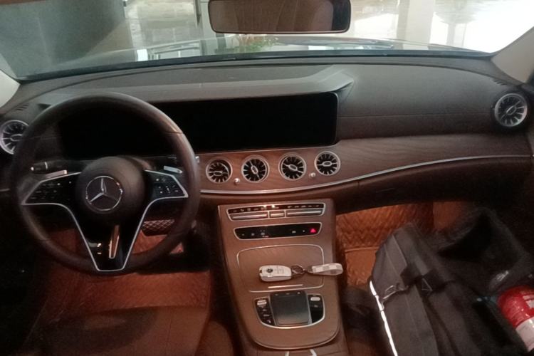 Used Mercedes-Benz E-Class 2021 Facelift E 260 L Center Console