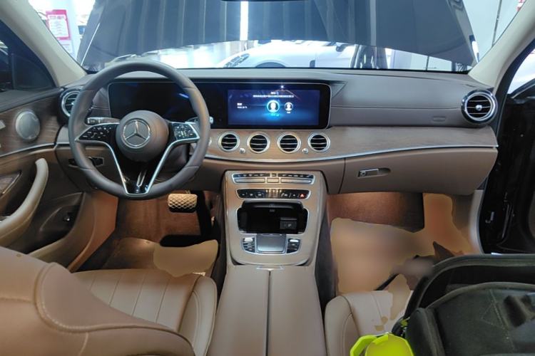 Used Mercedes-Benz E-Class 2021 E 300 L Stylish Model Center Console