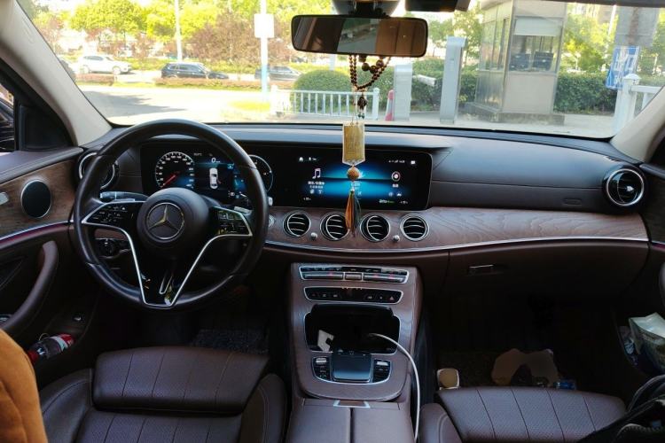 Used Mercedes-Benz E-Class 2021 Facelift E 260 L Center Console