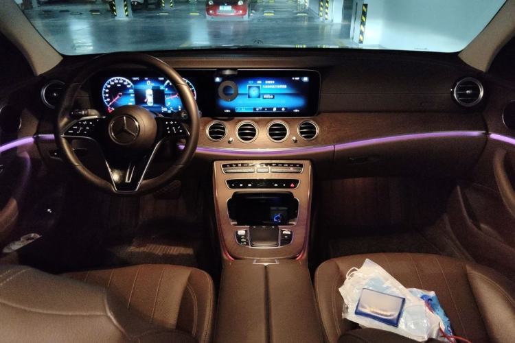 Used Mercedes-Benz E-Class 2021 E 300 L Stylish Model Center Console