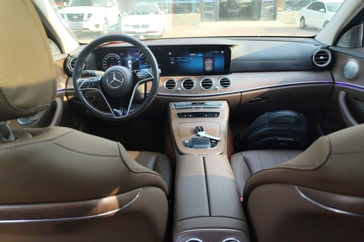 Used Mercedes-Benz E-Class 2021 Facelift E 300 L Stylish Edition Center Console