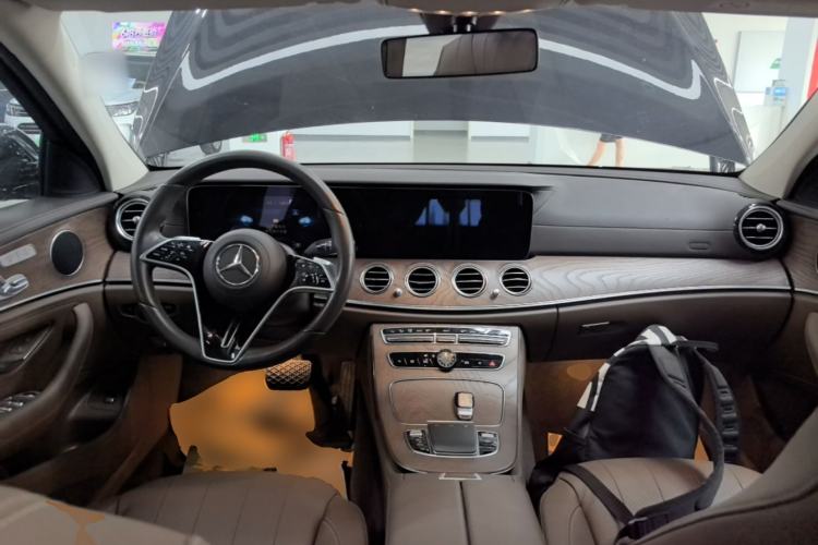 Used Mercedes-Benz E-Class 2021 Facelift E 300 L Stylish Edition Center Console