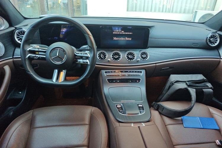 Used Mercedes-Benz E-Class 2021 E 300 L Sport Premium Edition Center Console