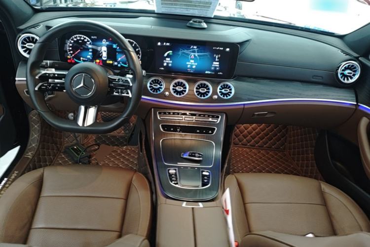 Used Mercedes-Benz E-Class 2021 E 300 L Sport Premium Edition Center Console