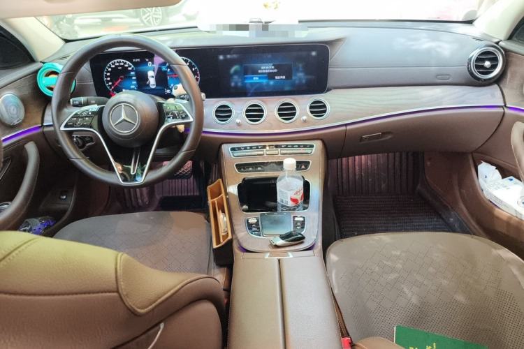 Used Mercedes-Benz E-Class 2021 E 300 L Luxury Model Center Console