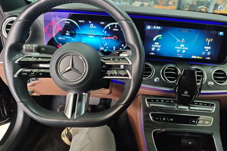 Used Mercedes-Benz E-Class 2021 E 300 Sport Edition Center Console