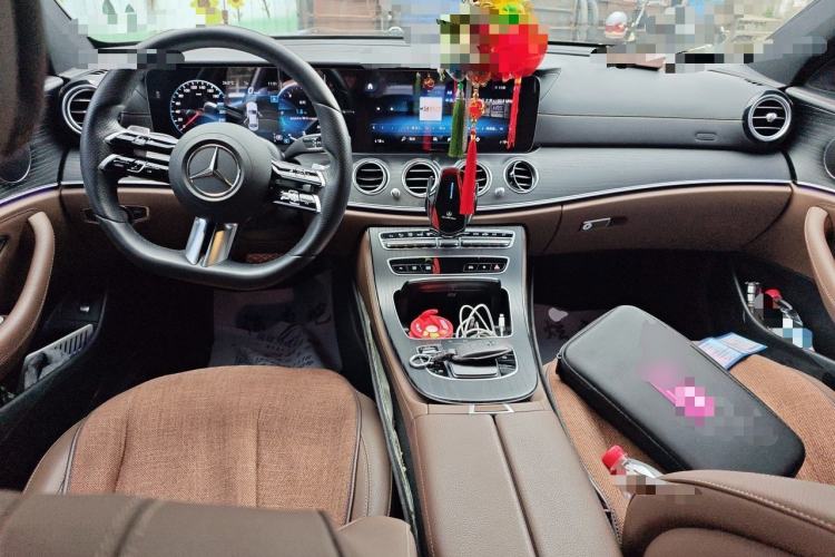 Used Mercedes-Benz E-Class 2021 Facelift E 300 L Stylish Edition Center Console