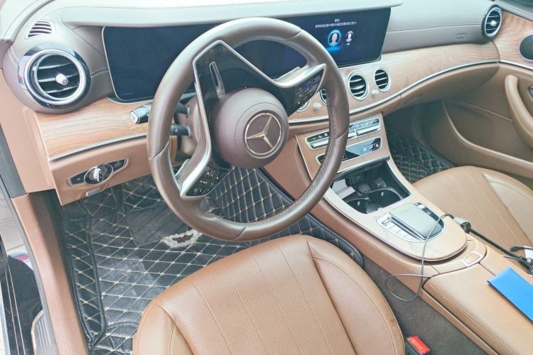 Used Mercedes-Benz E-Class 2021 Facelift E 300 L Stylish Edition Center Console