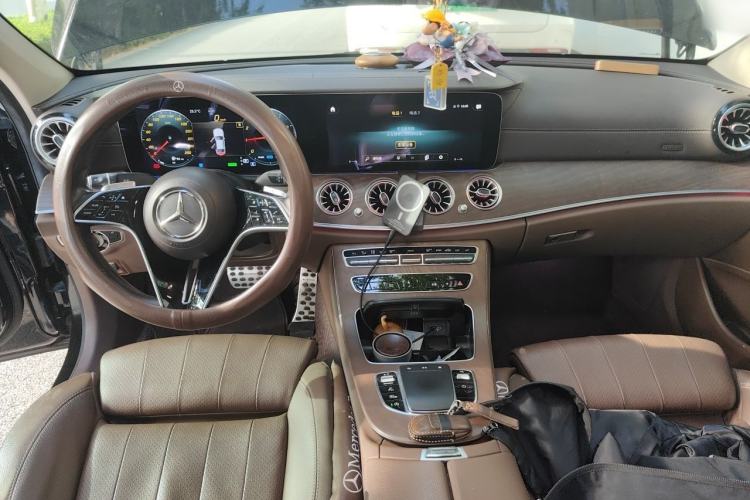 Used Mercedes-Benz E-Class 2021 E 260 L Center Console