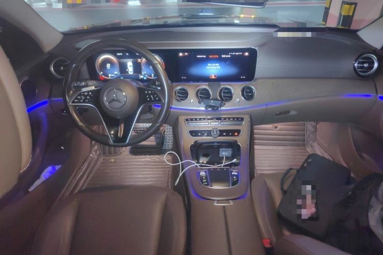 Used Mercedes-Benz E-Class 2021 E 300 L Luxury Model Center Console