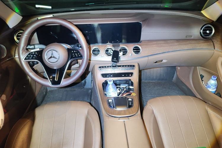Used Mercedes-Benz E-Class 2021 E 300 L Luxury Model Center Console