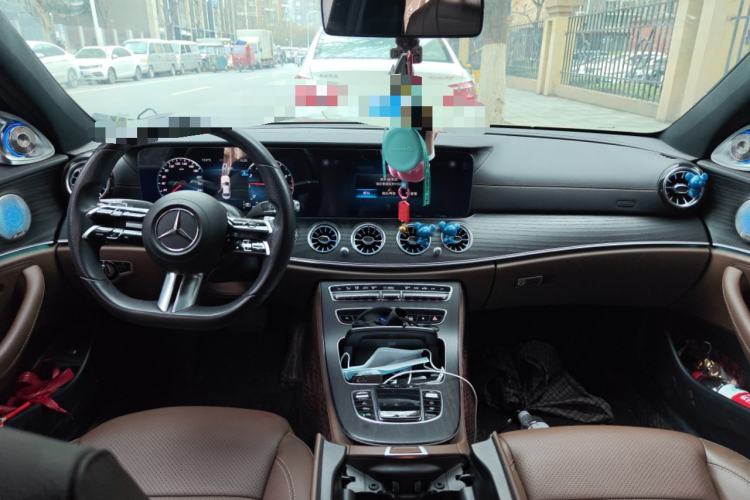 Used Mercedes-Benz E-Class 2021 E 300 L Sport Luxury Edition Center Console