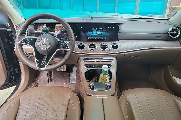 Used Mercedes-Benz E-Class 2021 E 300 L Luxury Model Center Console