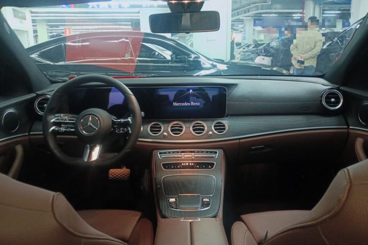 Used Mercedes-Benz E-Class 2021 Facelift E 260 L Sport Edition Center Console