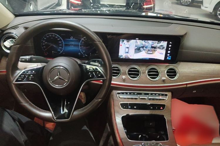 Used Mercedes-Benz E-Class 2021 Restyled E 300 L Luxury Edition Center Console