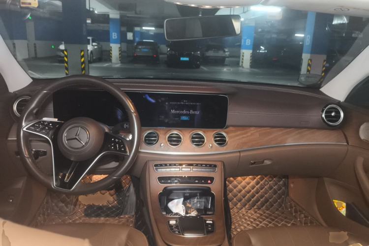 Used Mercedes-Benz E-Class 2021 Restyled E 300 L Luxury Edition Center Console