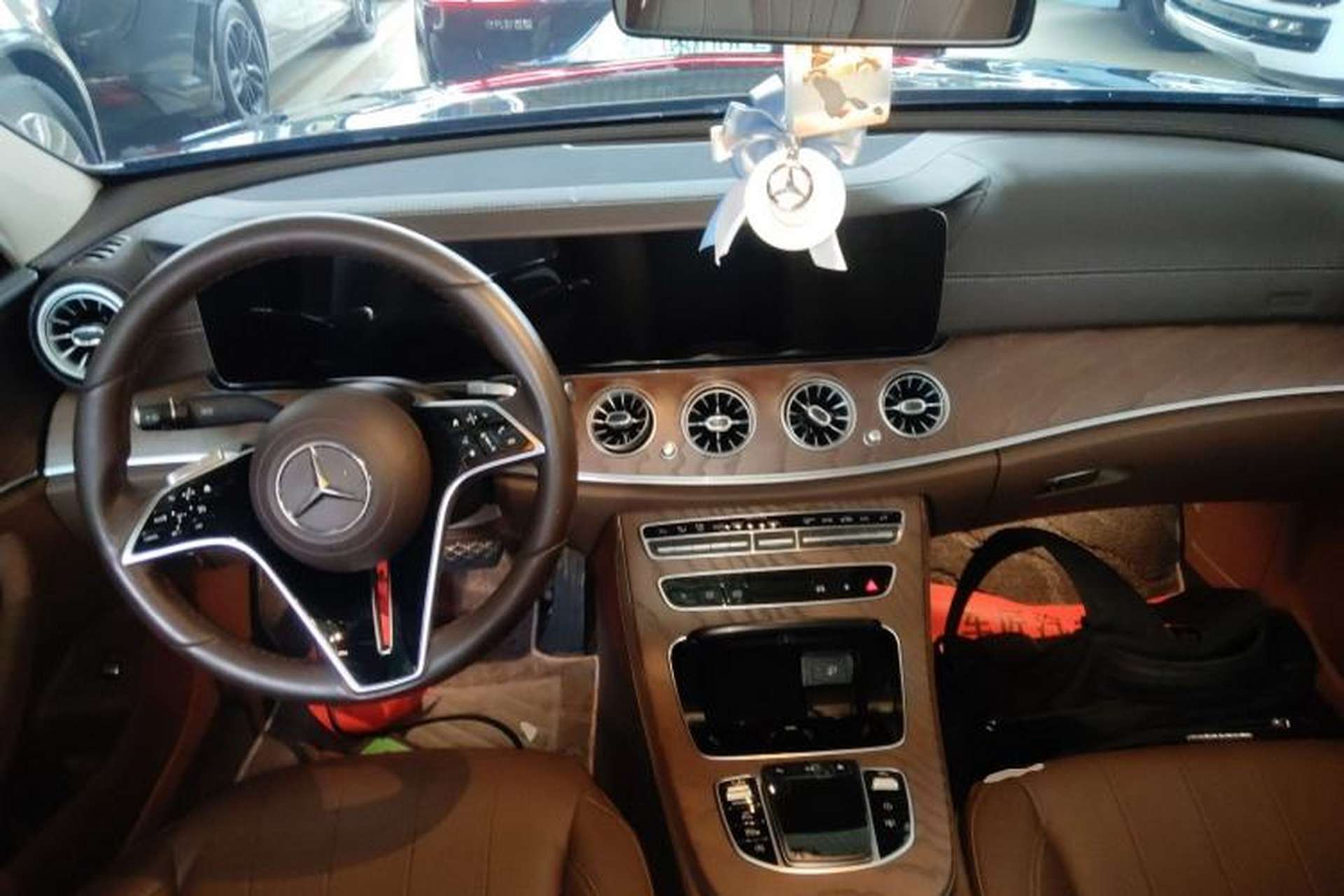 Used Mercedes-Benz E-Class 2021 Restyled E 300 L Luxury Edition Center Console