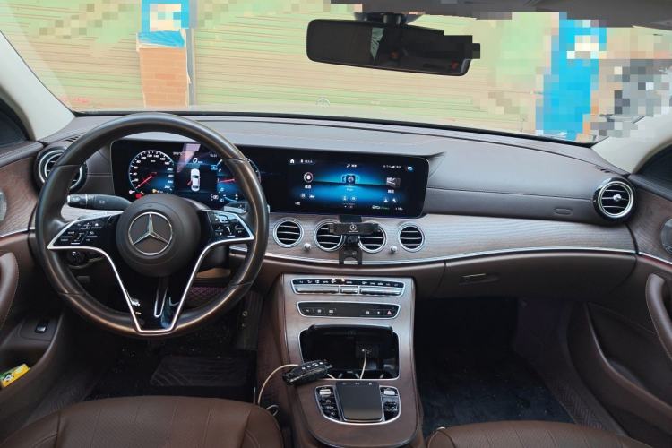 Used Mercedes-Benz E-Class 2021 E 300 L Stylish Model Center Console